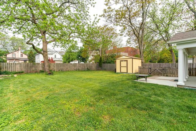 430 N Sheridan Road, Waukegan, IL 60085