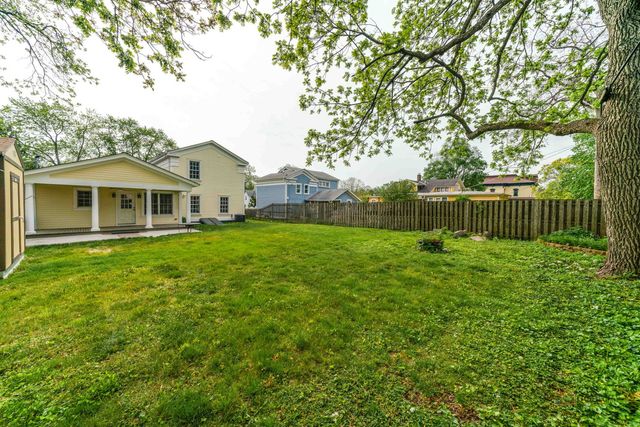 430 N Sheridan Road, Waukegan, IL 60085