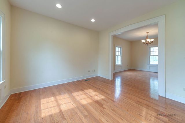 430 N Sheridan Road, Waukegan, IL 60085