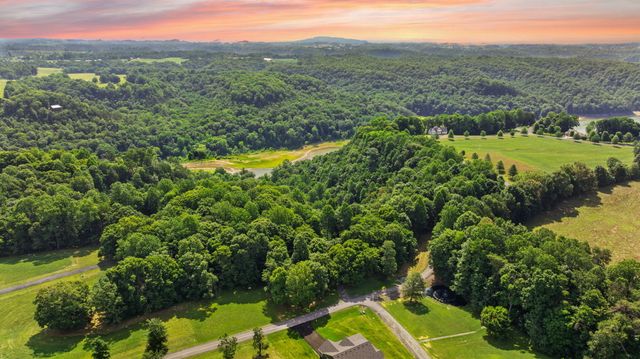 529 Cliffside Drive, Russell Springs, KY 42642