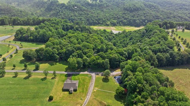 529 Cliffside Drive, Russell Springs, KY 42642
