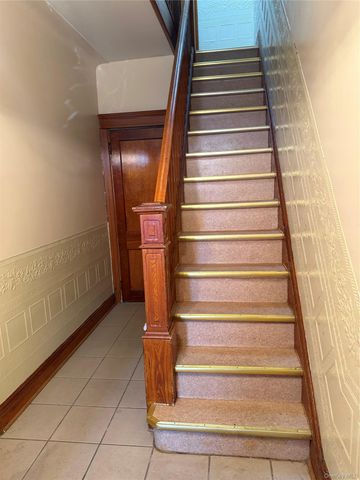 7848 83rd Street, Glendale, NY 11385