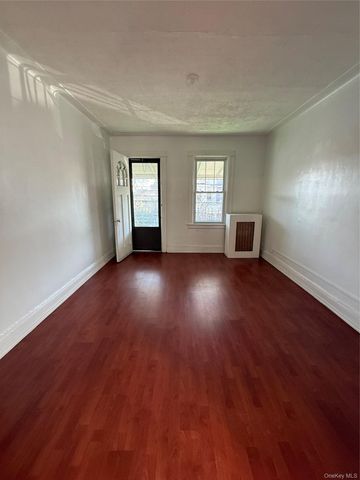 7848 83rd Street, Glendale, NY 11385