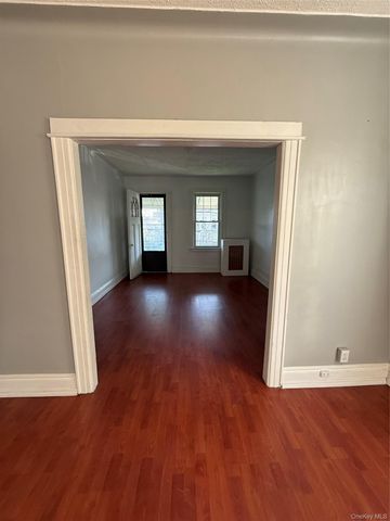 7848 83rd Street, Glendale, NY 11385