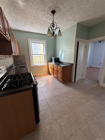 7848 83rd Street, Glendale, NY 11385