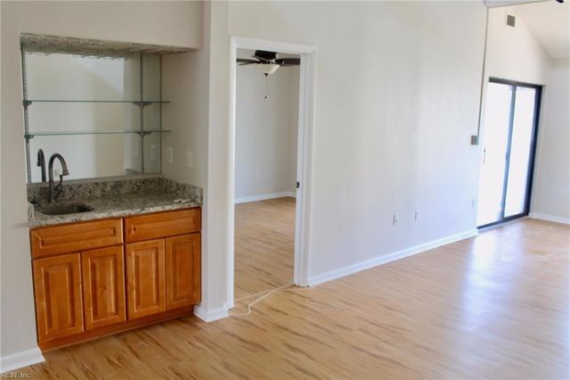 3200 Lynnhaven Dr Apt 309, Virginia Beach, VA 23451