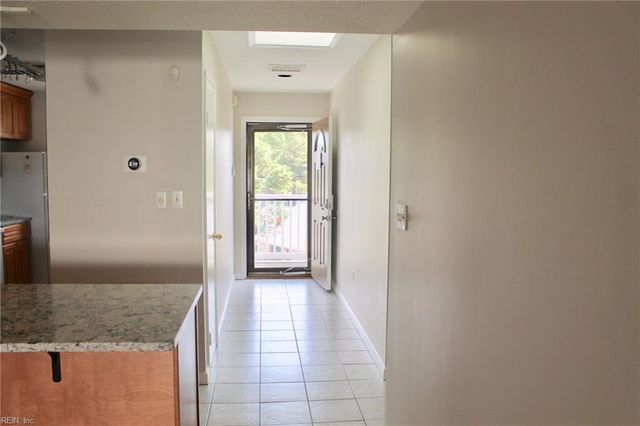 3200 Lynnhaven Dr Apt 309, Virginia Beach, VA 23451