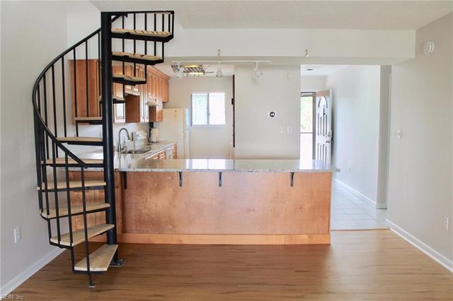 3200 Lynnhaven Dr Apt 309, Virginia Beach, VA 23451