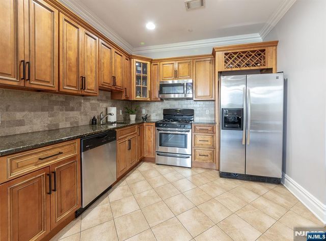 88 Saint Francis 3F, Newark, NJ 07105