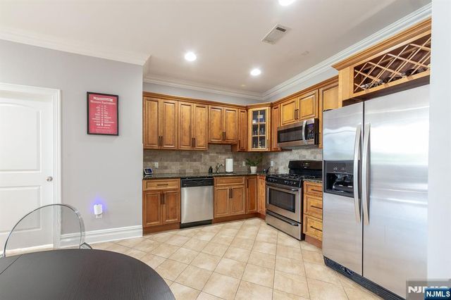 88 Saint Francis 3F, Newark, NJ 07105