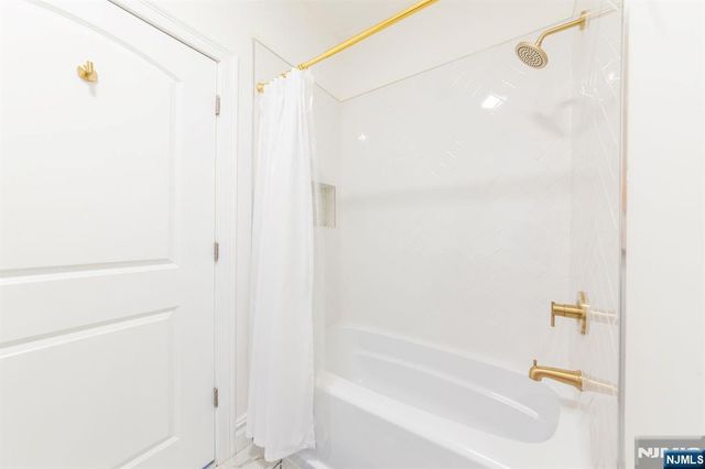 88 Saint Francis 3F, Newark, NJ 07105