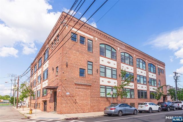 88 Saint Francis 3F, Newark, NJ 07105