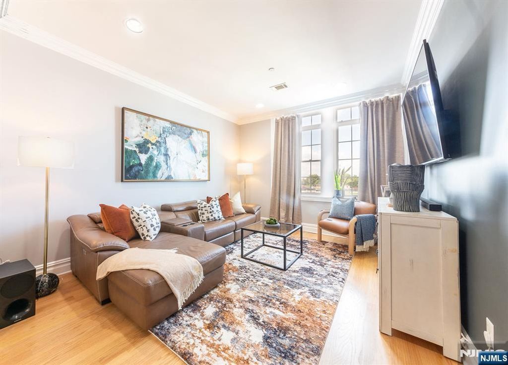 88 Saint Francis 3F, Newark, NJ 07105