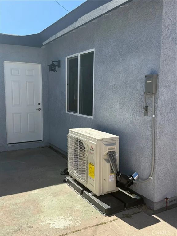 1053 N Hyatt, Wilmington, CA 90744
