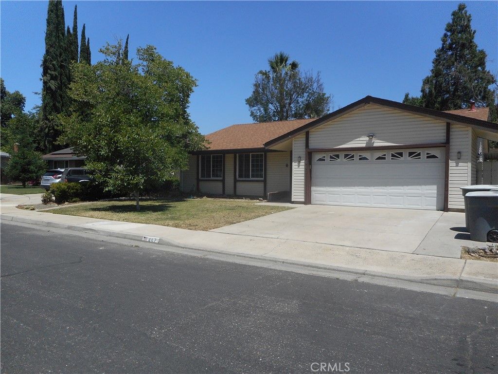 Image 2 of property listing at 447 Gail Court, Merced, CA 95348