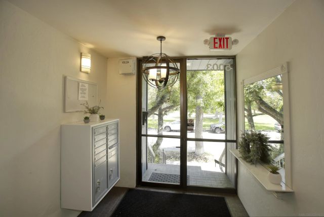 5003 Westpark Dr. 203, North Hollywood, CA 91601