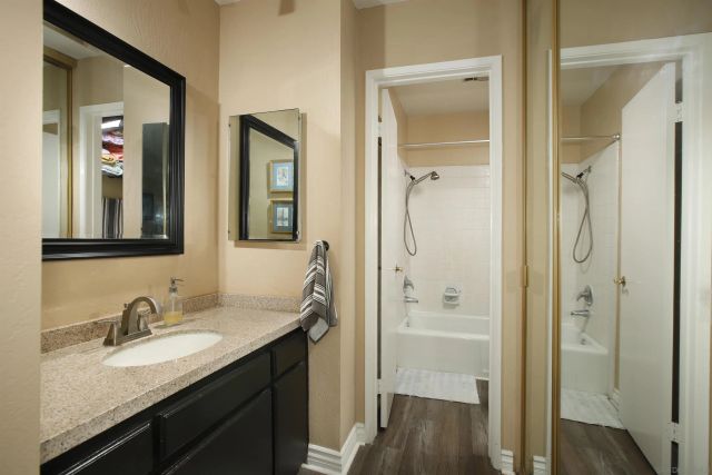 5003 Westpark Dr. 203, North Hollywood, CA 91601