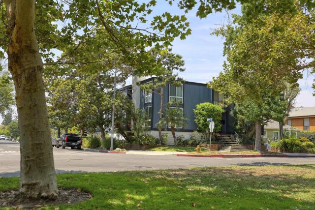 5003 Westpark Dr. 203, North Hollywood, CA 91601