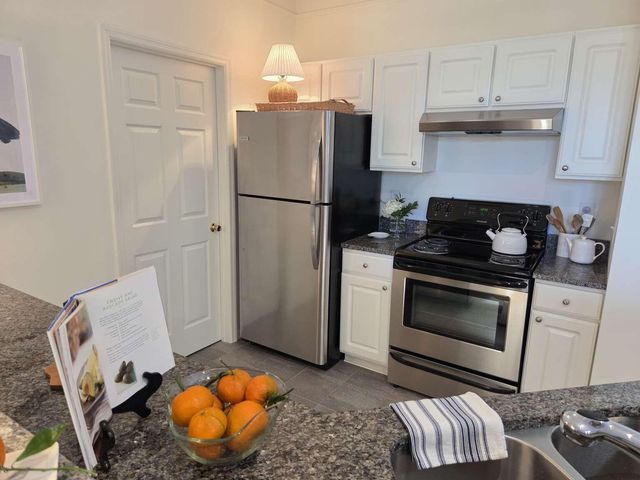 1585 Cambridge Lakes Drive 207e, Mount Pleasant, SC 29464