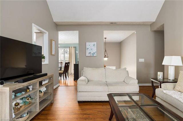 17 Clayton Way, Thomasville, NC 27360