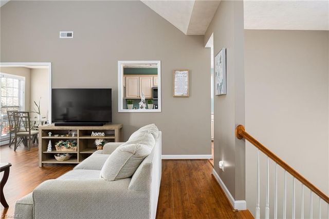 17 Clayton Way, Thomasville, NC 27360