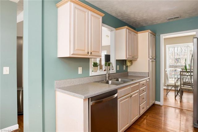 17 Clayton Way, Thomasville, NC 27360