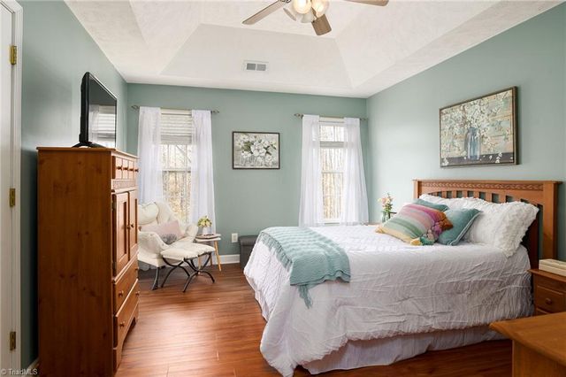 17 Clayton Way, Thomasville, NC 27360