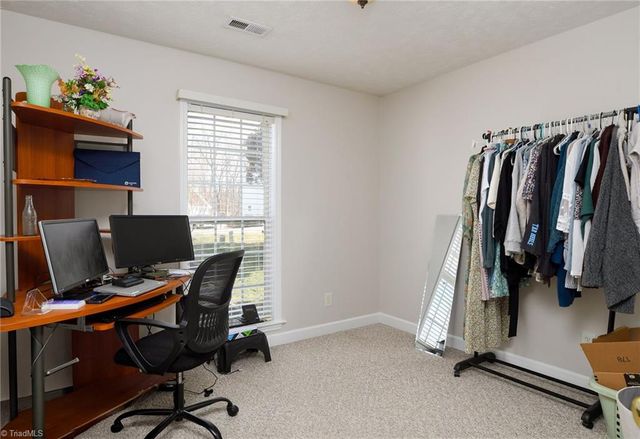 17 Clayton Way, Thomasville, NC 27360