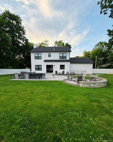 406 Two Rod Road, Port Jefferson Station, NY 11776