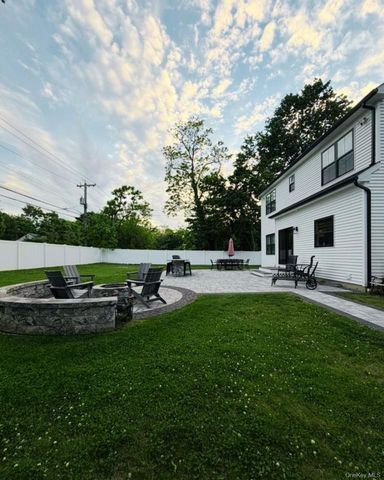406 Two Rod Road, Port Jefferson Station, NY 11776