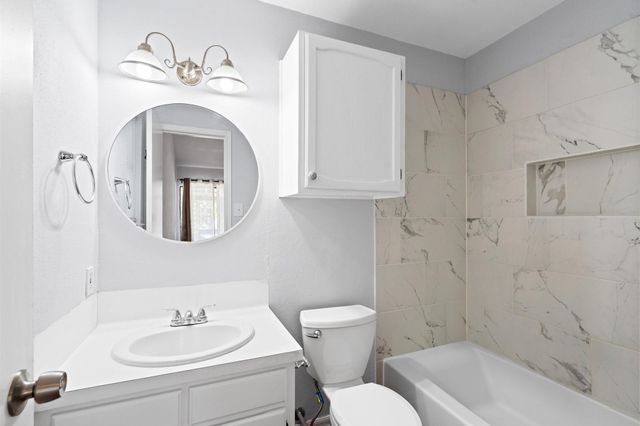 196 April Point Drive N, Conroe, TX 77356