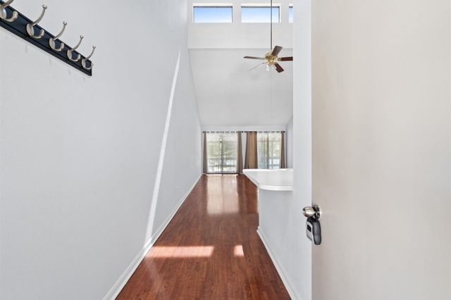196 April Point Drive N, Conroe, TX 77356