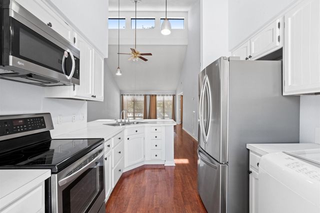 196 April Point Drive N, Conroe, TX 77356