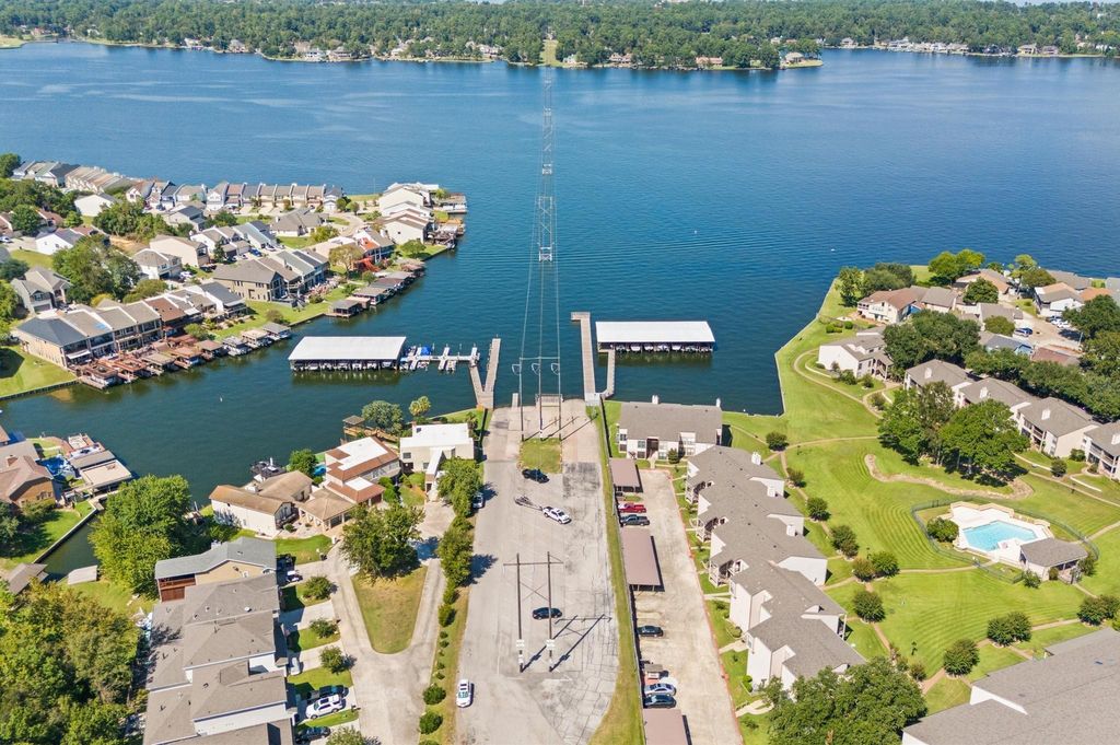 196 April Point Drive N, Conroe, TX 77356