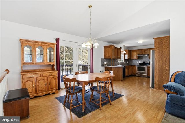 60 CHAPEL VIEW DR, Reinholds, PA 17569