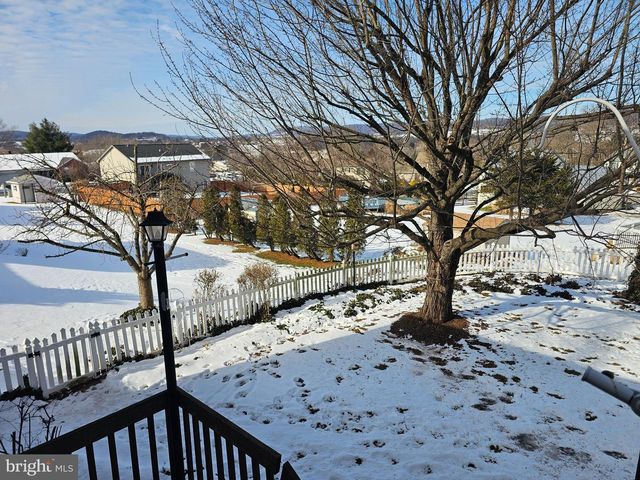 60 CHAPEL VIEW DR, Reinholds, PA 17569