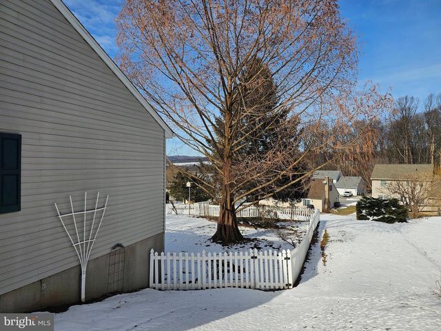 60 CHAPEL VIEW DR, Reinholds, PA 17569