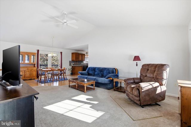 60 CHAPEL VIEW DR, Reinholds, PA 17569