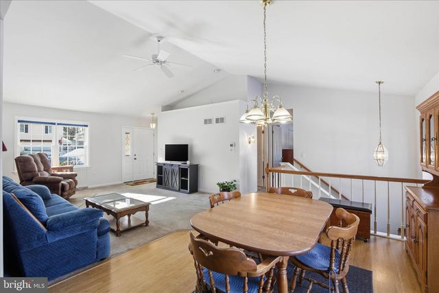 60 CHAPEL VIEW DR, Reinholds, PA 17569