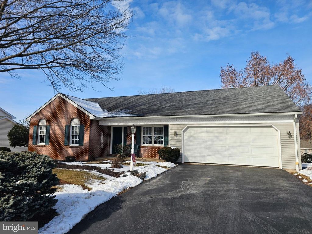 60 CHAPEL VIEW DR, Reinholds, PA 17569