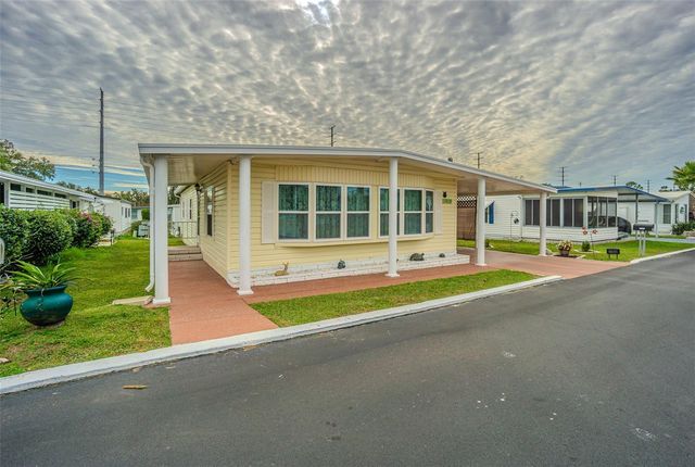 37838 BARCELONA AVENUE, Zephyrhills, FL 33541