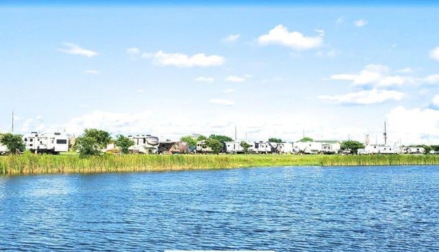 1031 Holden Street, Gilchrist, TX 77617