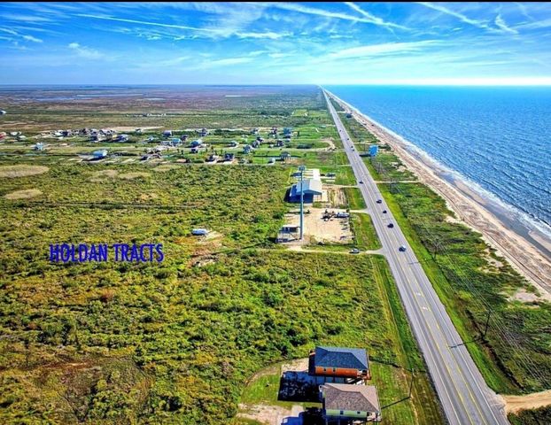 1031 Holden Street, Gilchrist, TX 77617