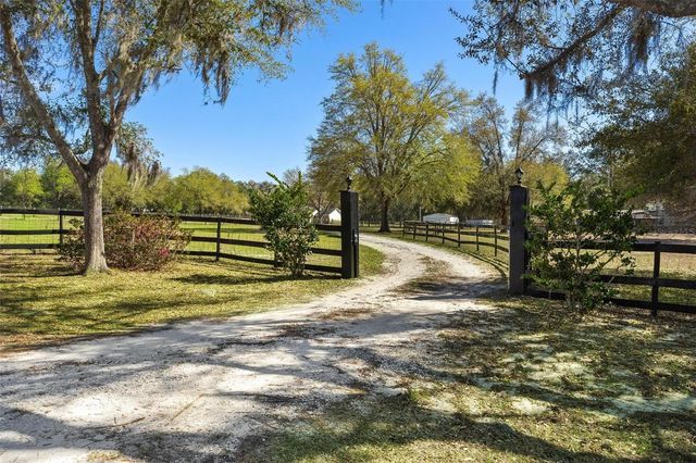 1636 LAKE ELLA ROAD, Fruitland Park, FL 34731