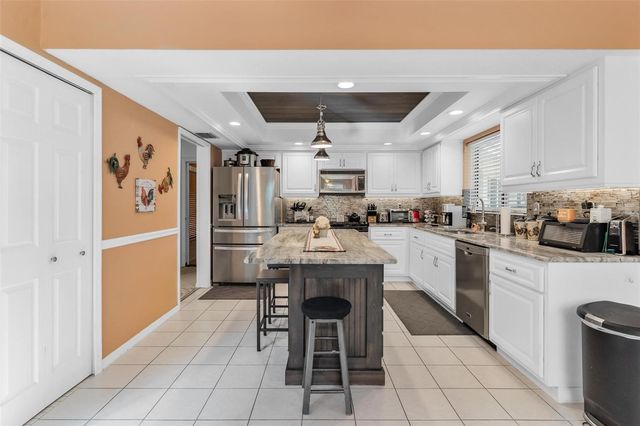 1636 LAKE ELLA ROAD, Fruitland Park, FL 34731