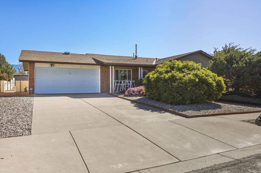 6820 Frantz Drive NE, Albuquerque, NM 87109