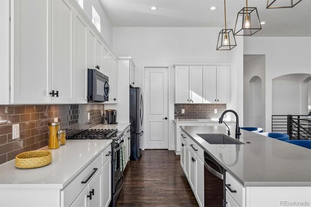 19056 W 94th Avenue, Arvada, CO 80007