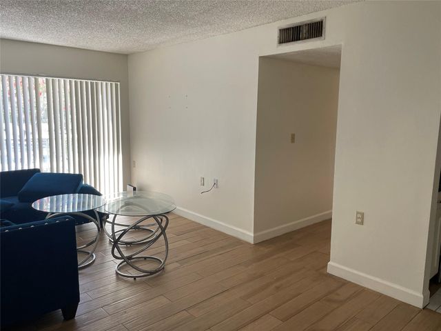 1068 N Benoist Farms Road 205, West Palm Beach, FL 33411