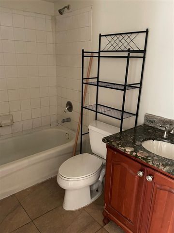 1068 N Benoist Farms Road 205, West Palm Beach, FL 33411