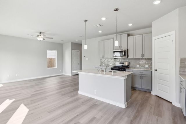 2046 West Darlington Oak Court, Conroe, TX 77304